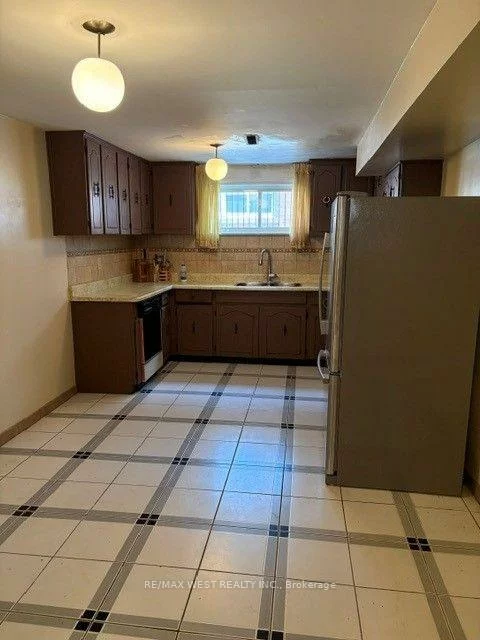 98, Jeanne, East Woodbridge, Vaughan