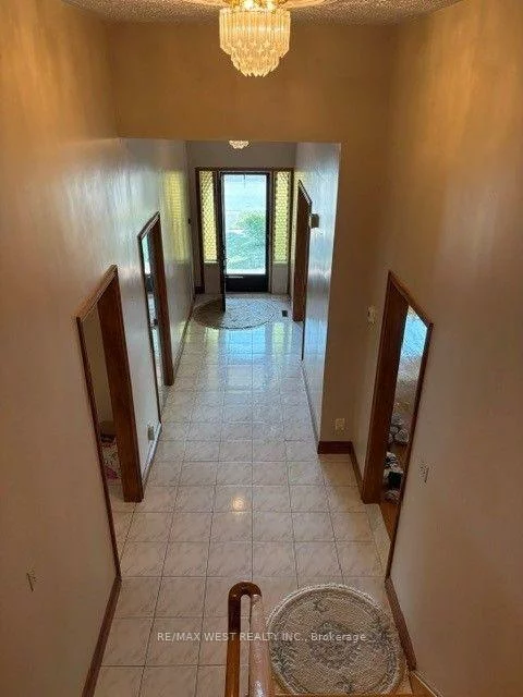 98, Jeanne, East Woodbridge, Vaughan