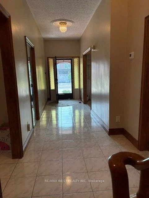 98, Jeanne, East Woodbridge, Vaughan