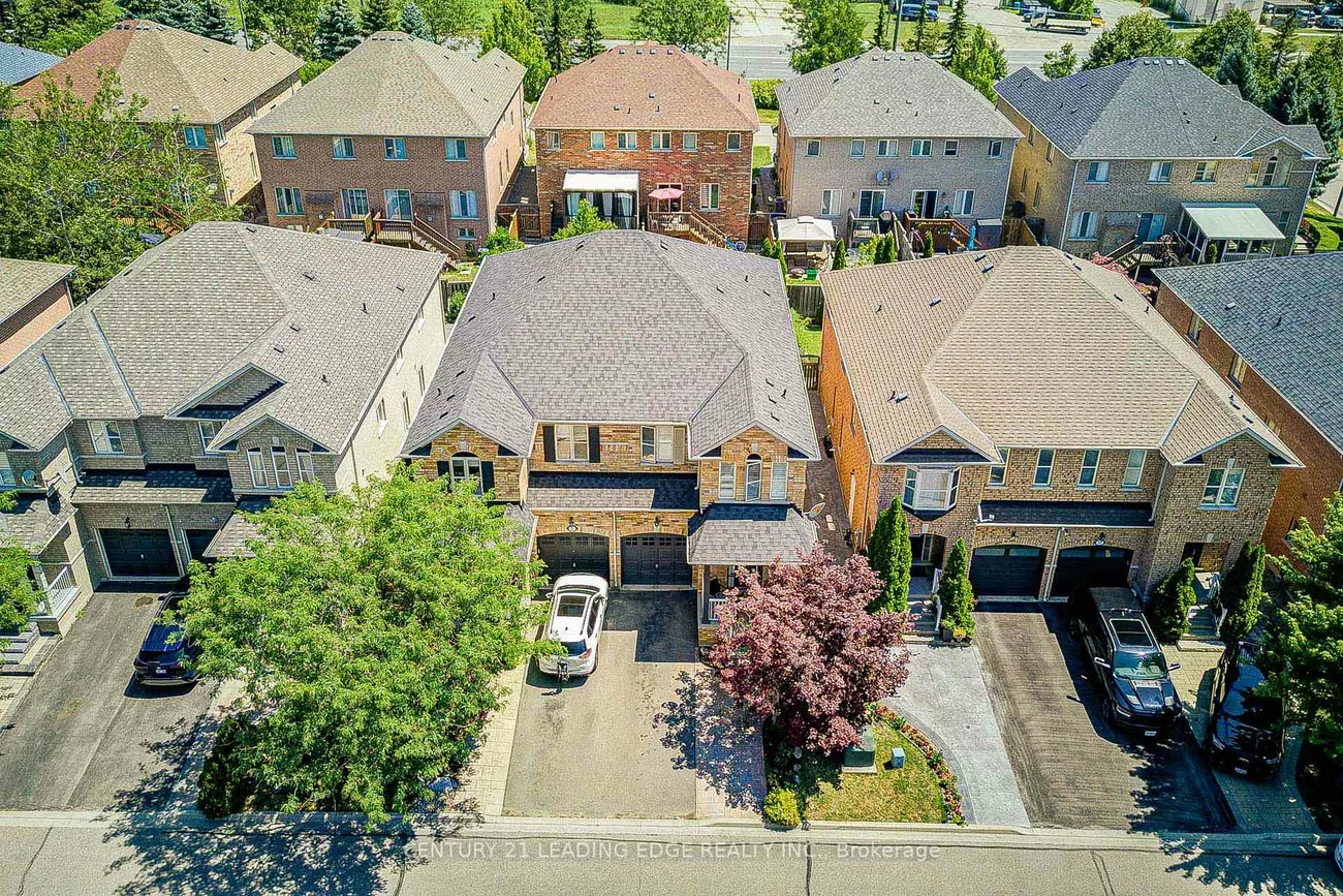 21, Treasure Hill, Maple, Vaughan