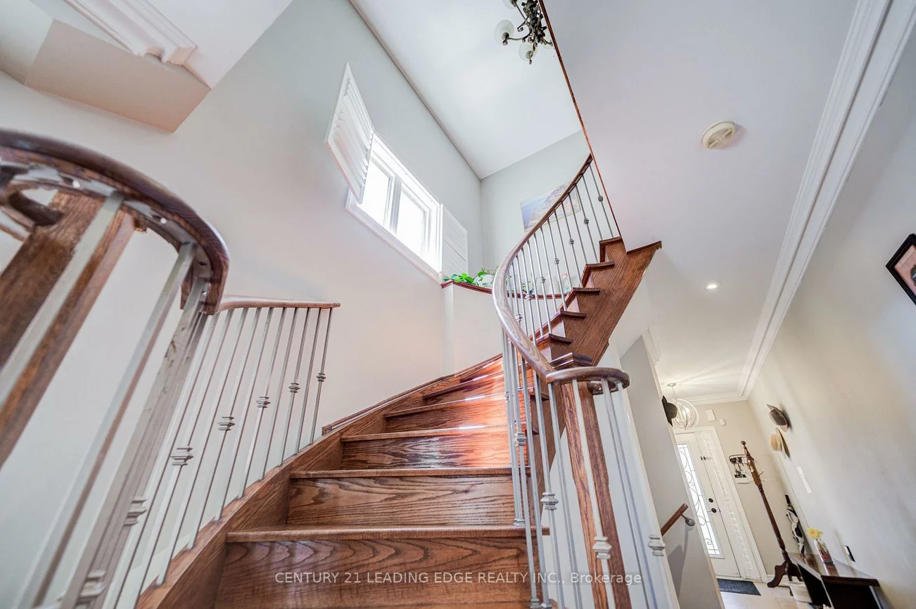 21, Treasure Hill, Maple, Vaughan