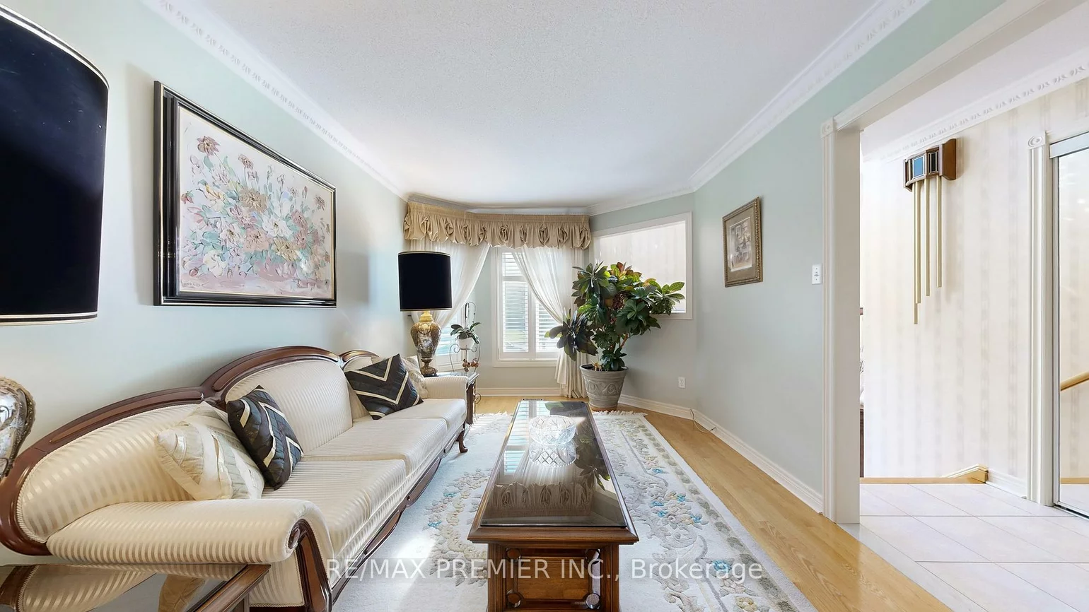 32, Veneto, Vaughan Grove, Vaughan