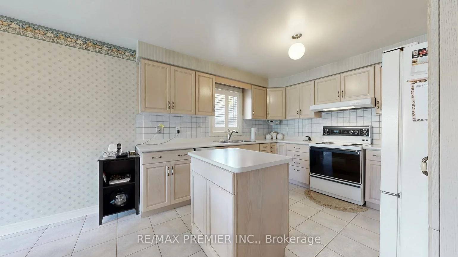 32, Veneto, Vaughan Grove, Vaughan