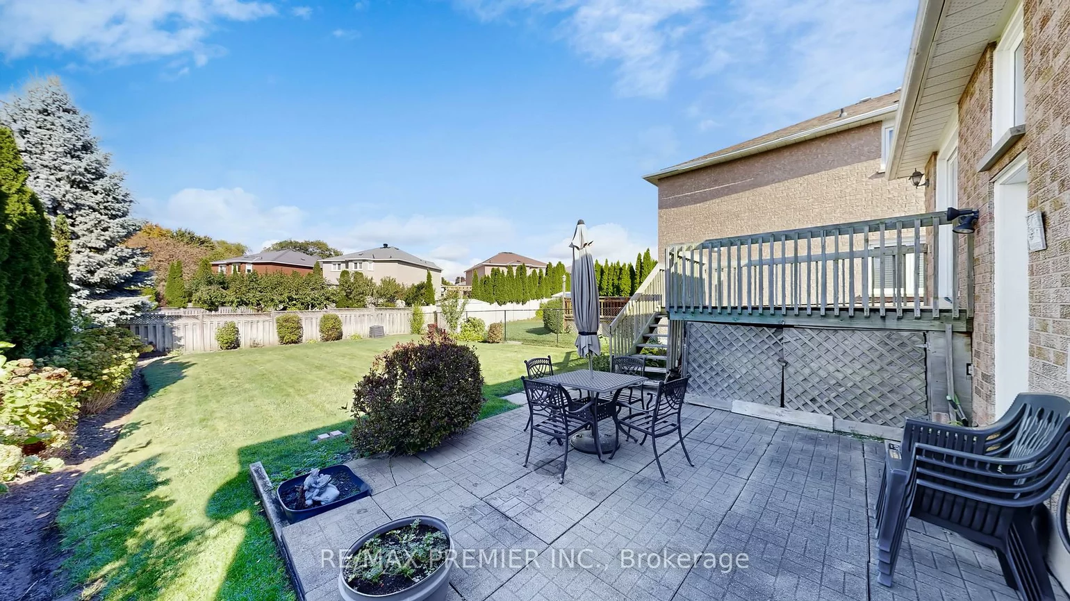 32, Veneto, Vaughan Grove, Vaughan