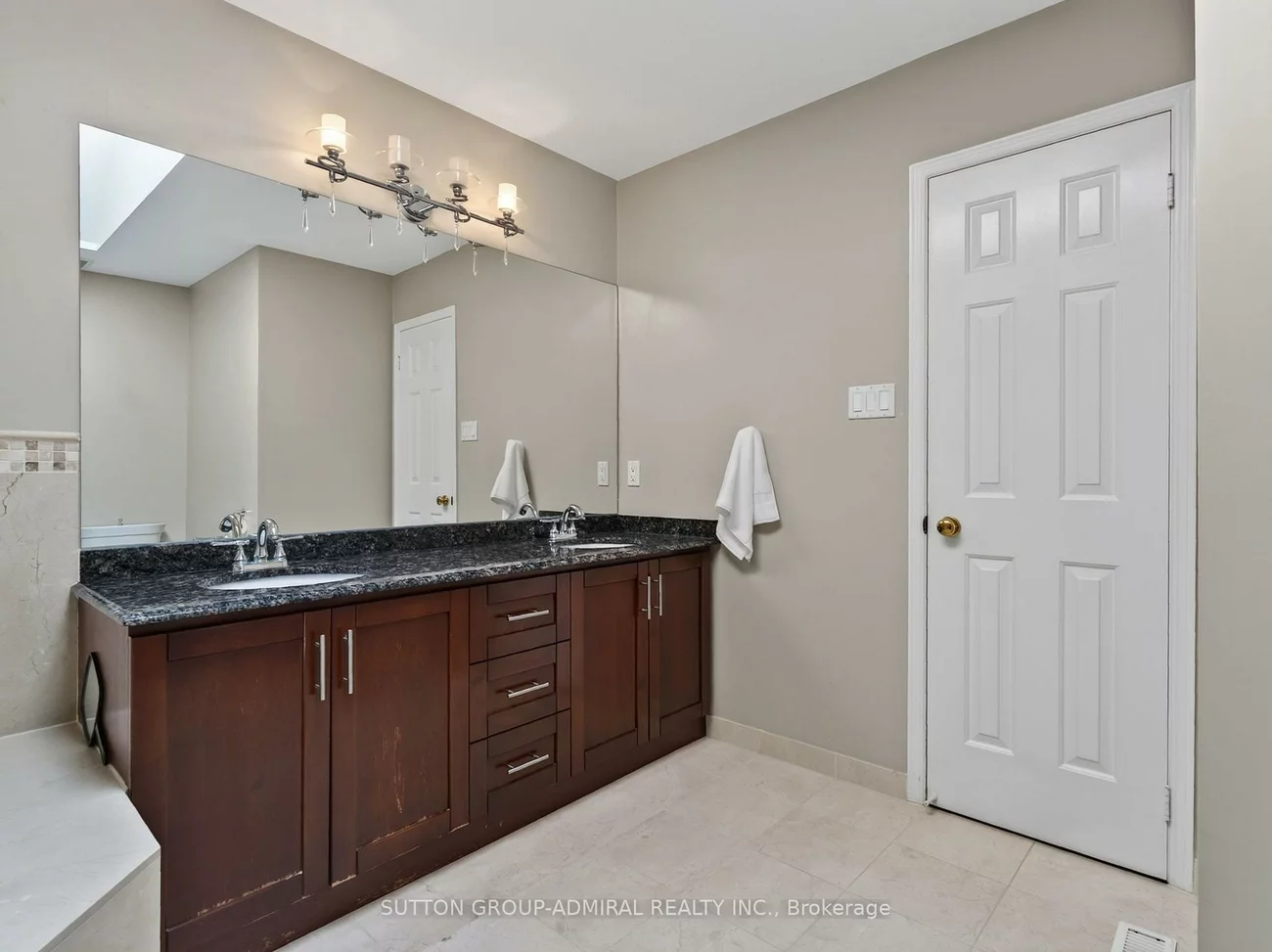 99, Dundurn, Uplands, Vaughan