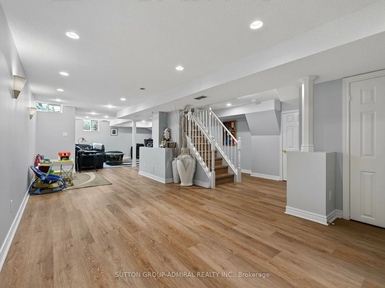99, Dundurn, Uplands, Vaughan