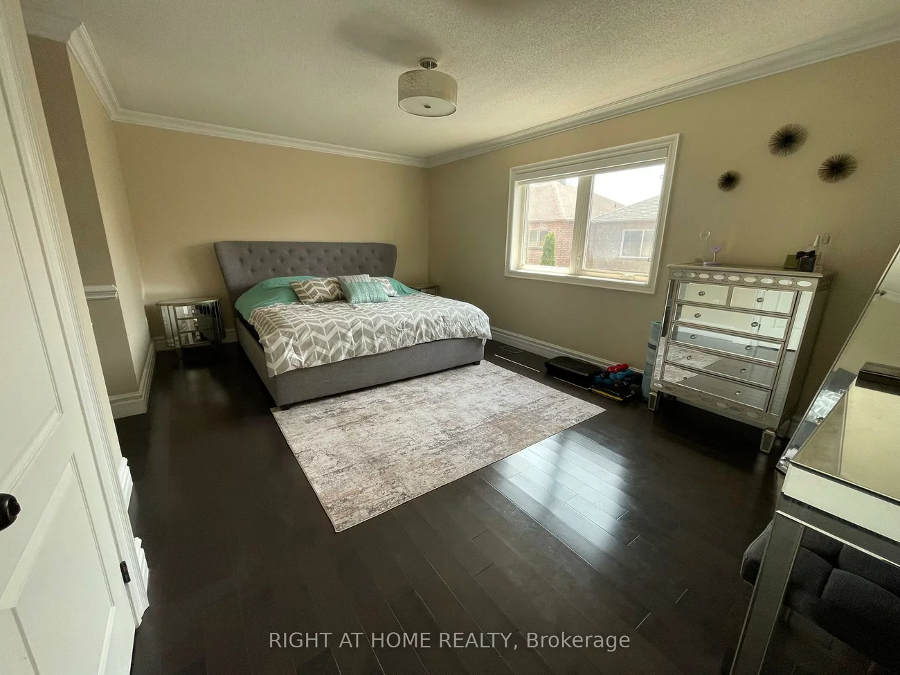 39, Scarlett, Vellore Village, Vaughan