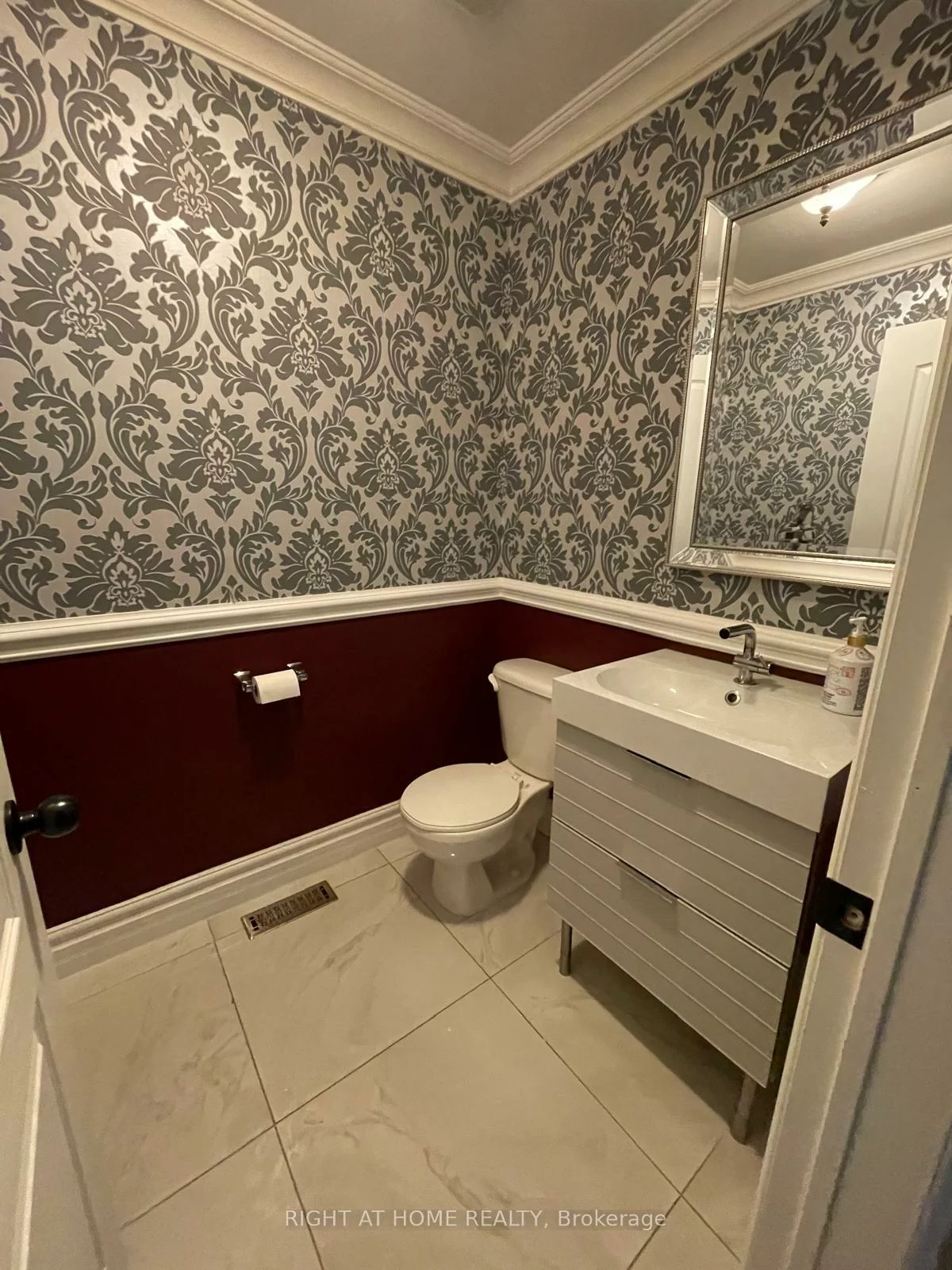 39, Scarlett, Vellore Village, Vaughan
