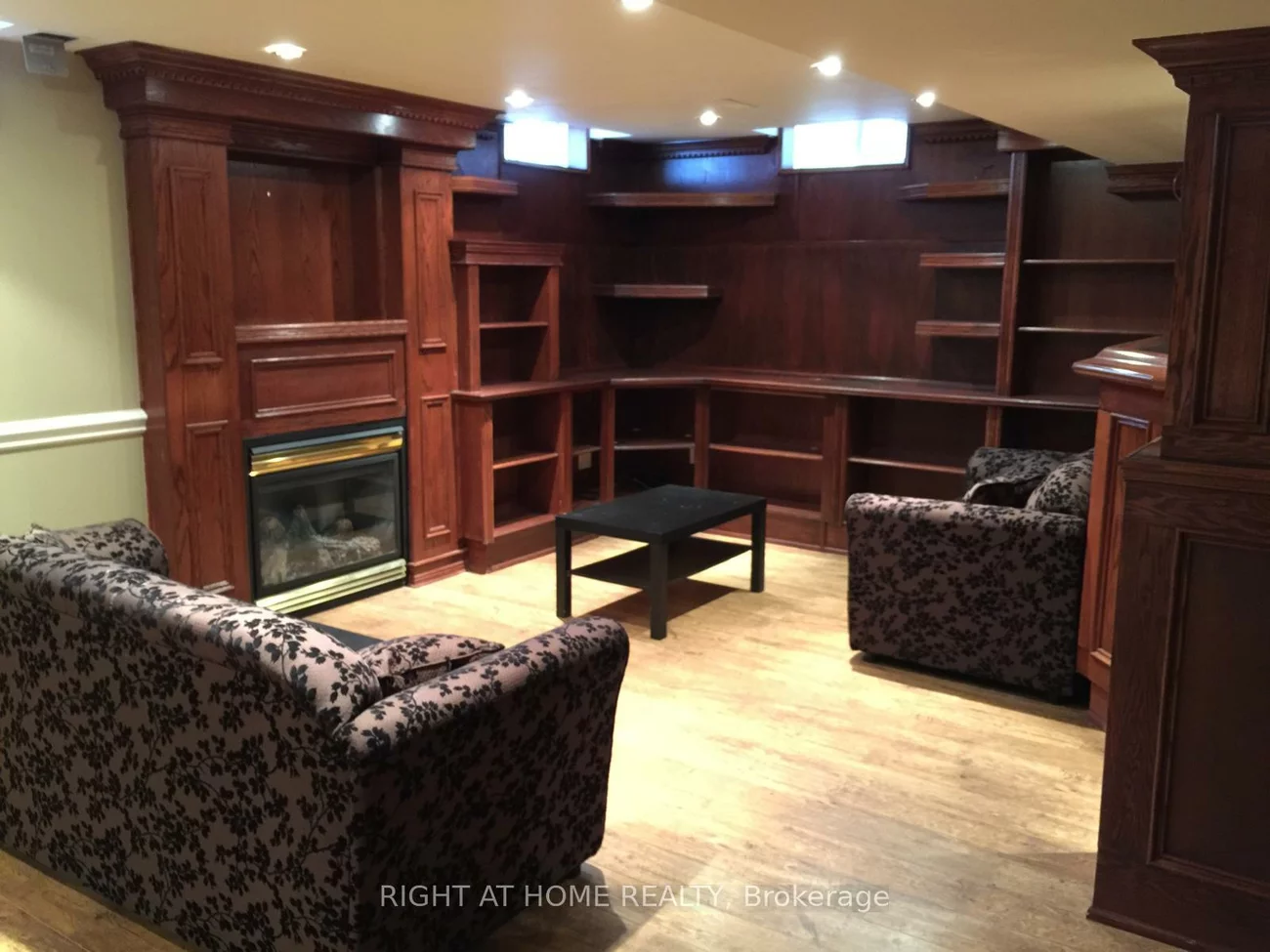 39, Scarlett, Vellore Village, Vaughan