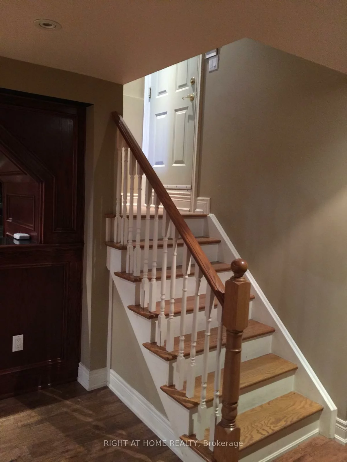 39, Scarlett, Vellore Village, Vaughan