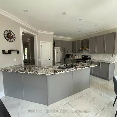 39, Scarlett, Vellore Village, Vaughan