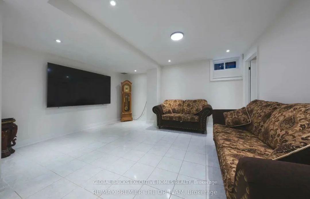 99, Benjamin, East Woodbridge, Vaughan