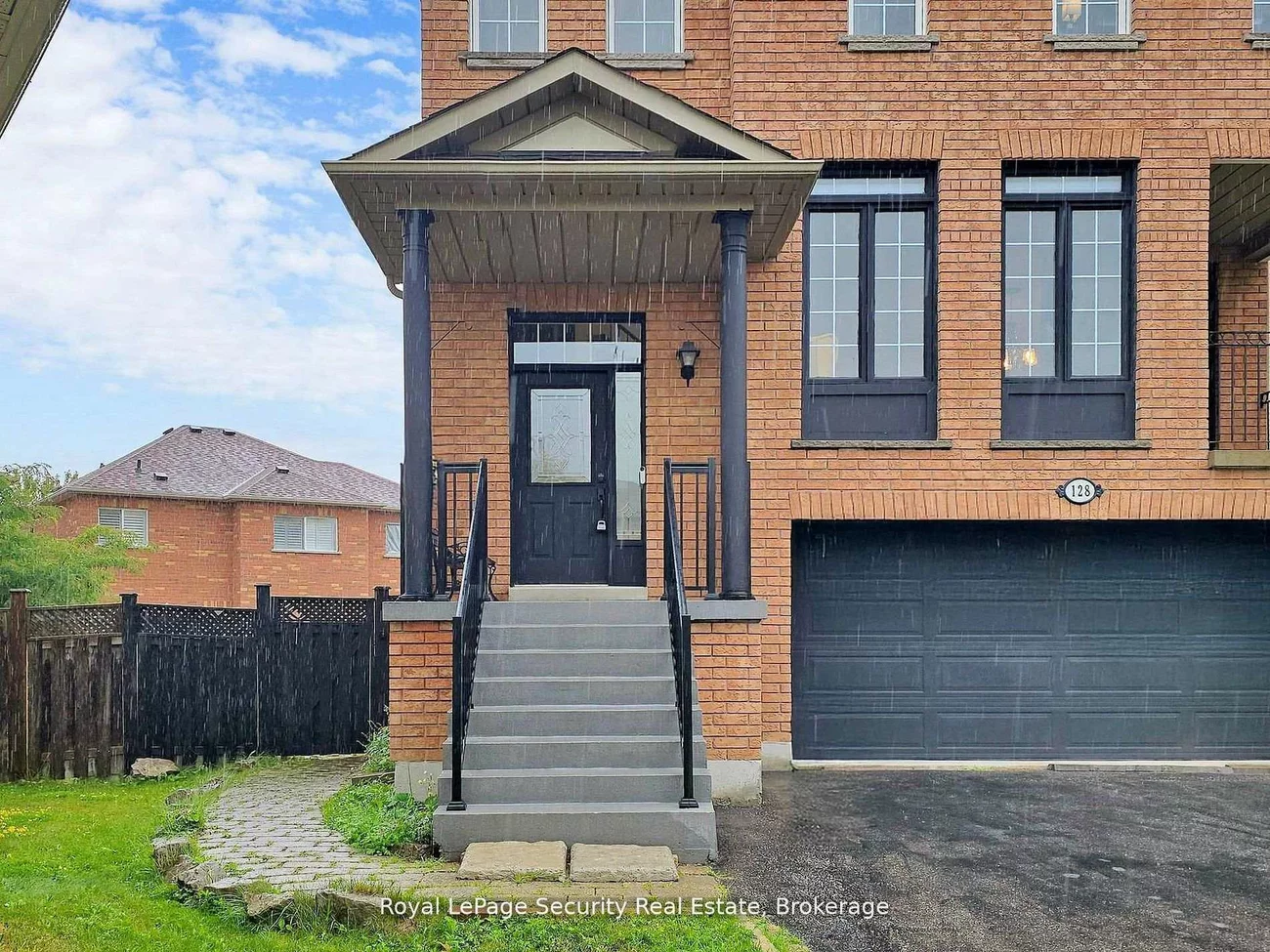 128, Daiseyfield, Vellore Village, Vaughan