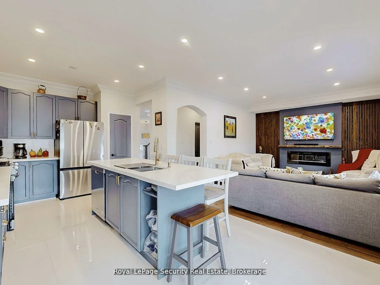 128, Daiseyfield, Vellore Village, Vaughan