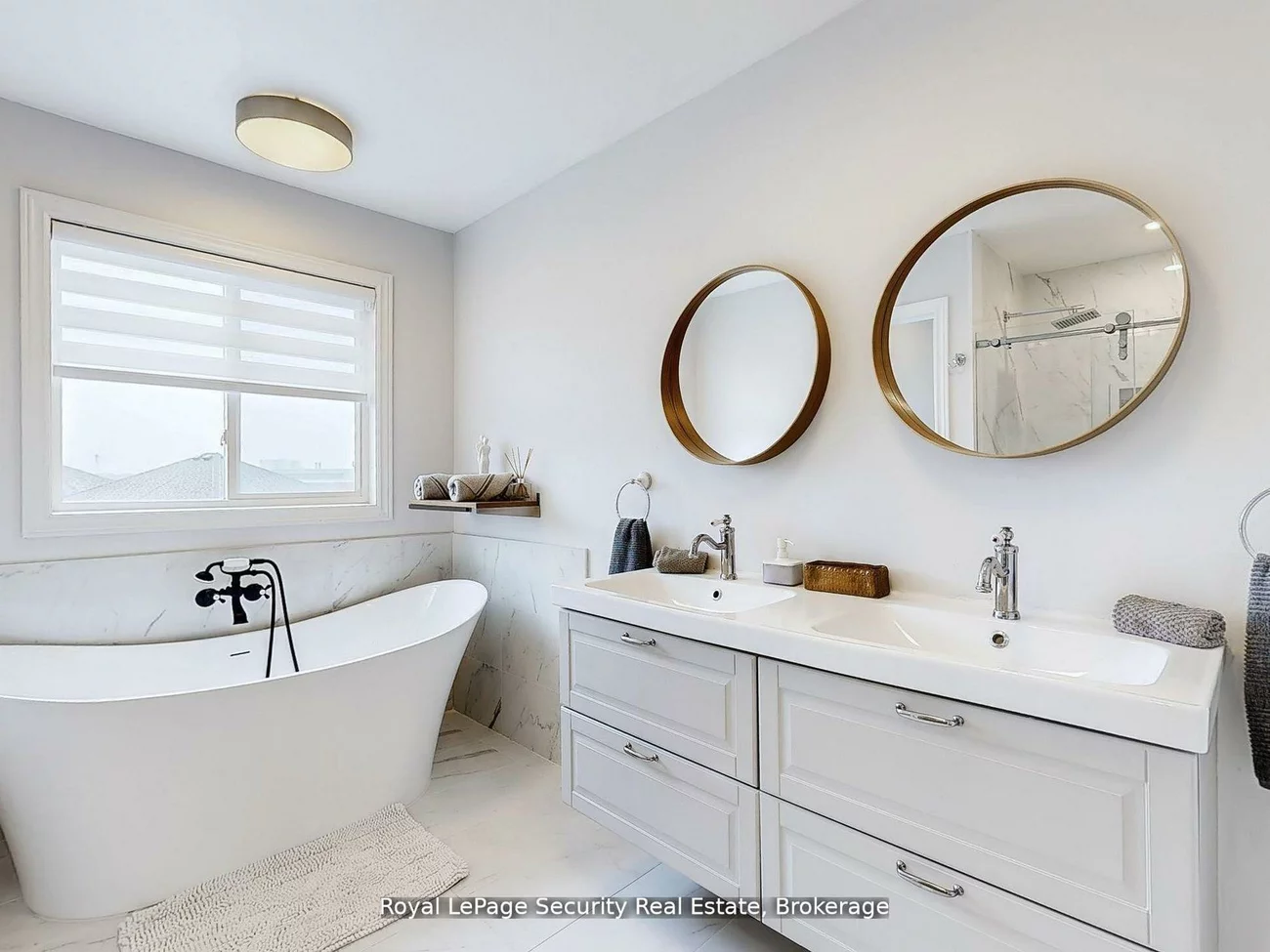 128, Daiseyfield, Vellore Village, Vaughan