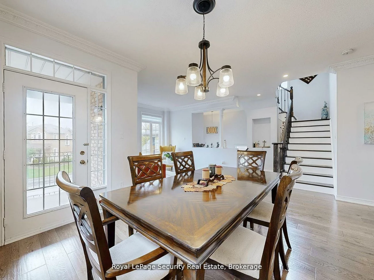 128, Daiseyfield, Vellore Village, Vaughan