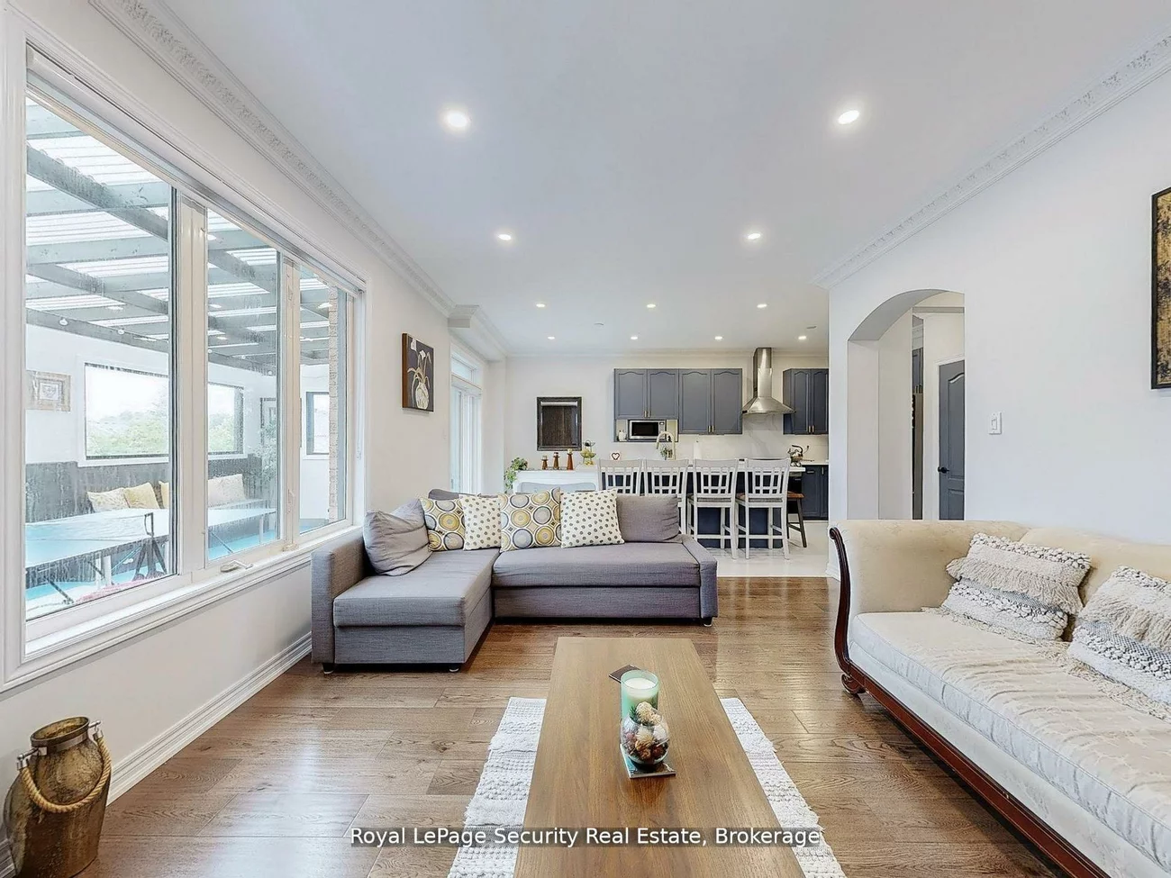 128, Daiseyfield, Vellore Village, Vaughan