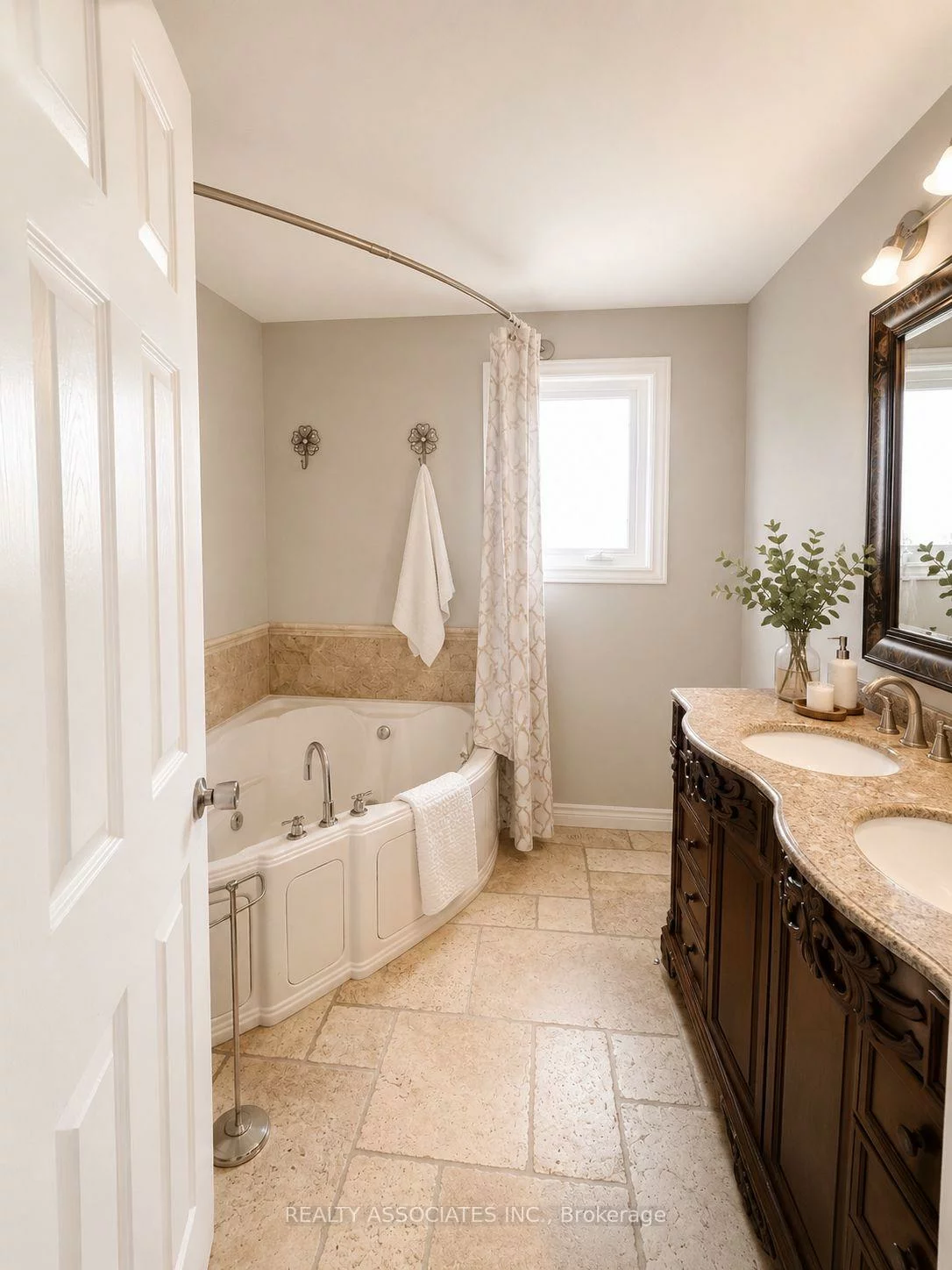 96, Zinnia, West Woodbridge, Vaughan