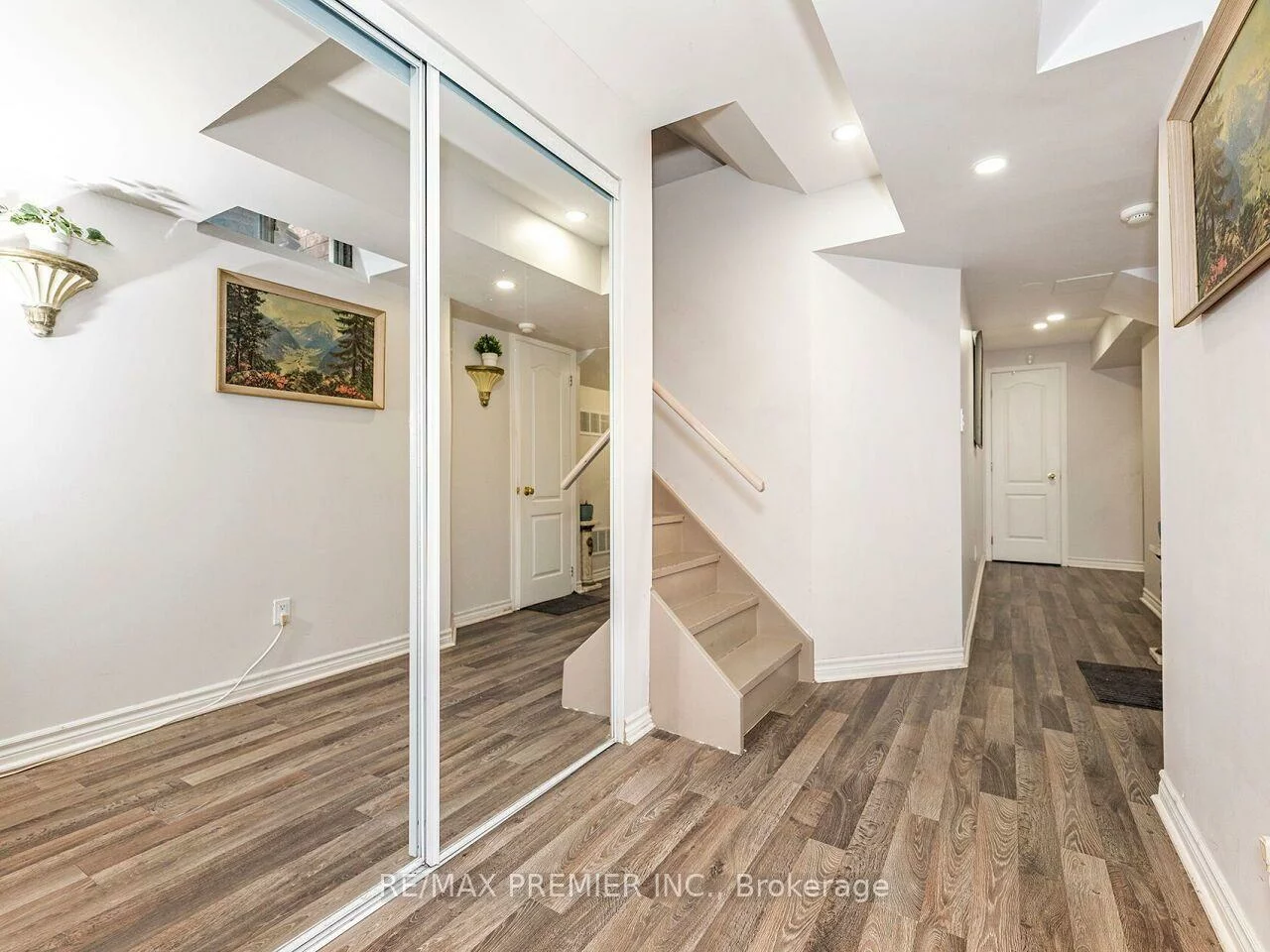 32, Stonebriar, Maple, Vaughan