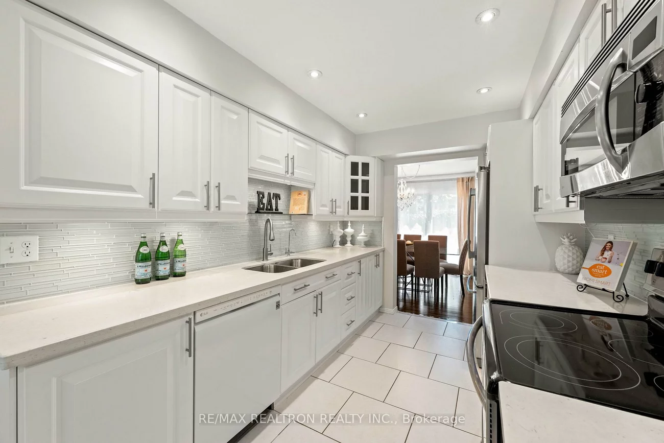 143, Spring Gate, Crestwood-Springfarm-Yorkhill, Vaughan