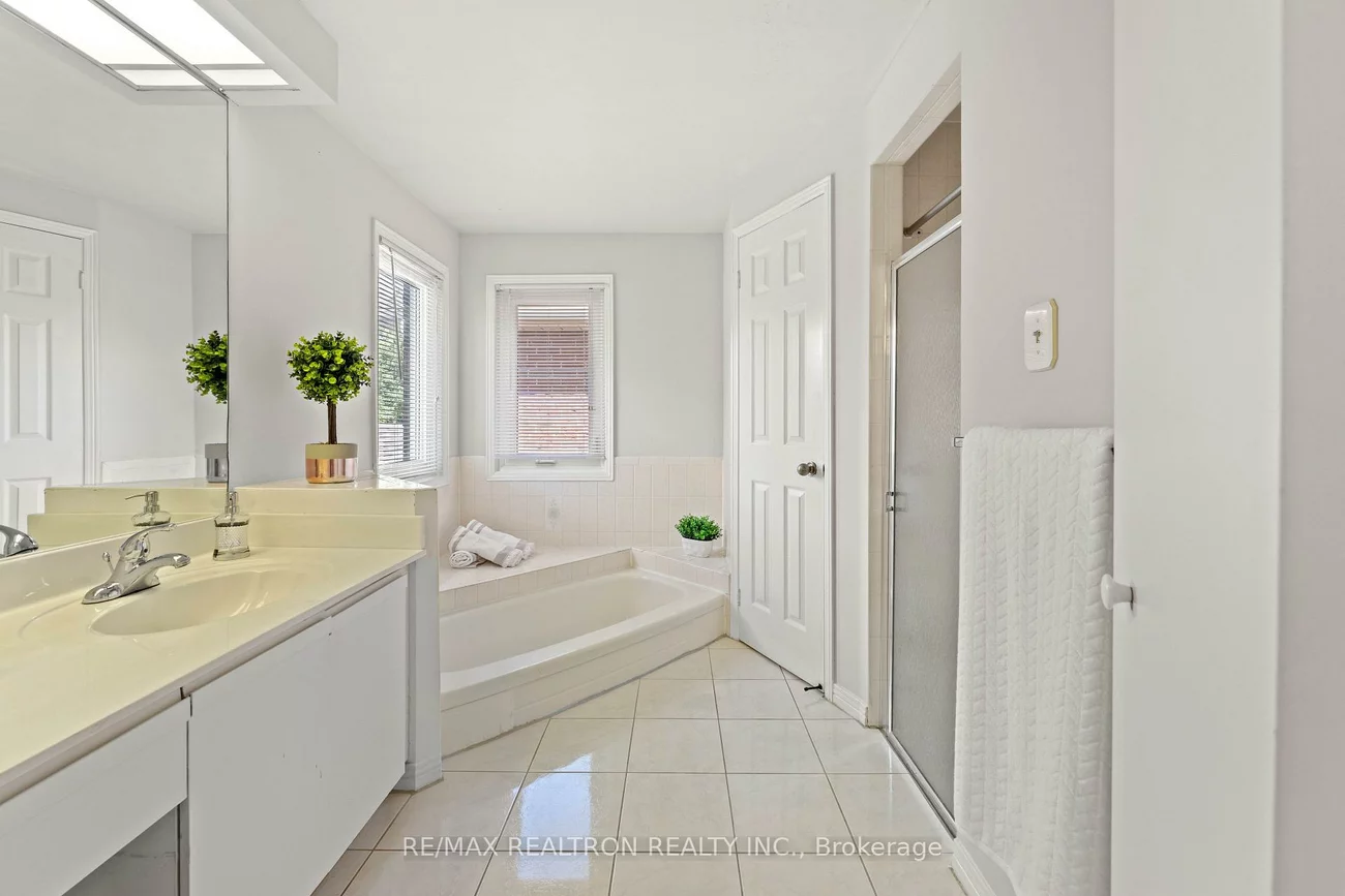 143, Spring Gate, Crestwood-Springfarm-Yorkhill, Vaughan