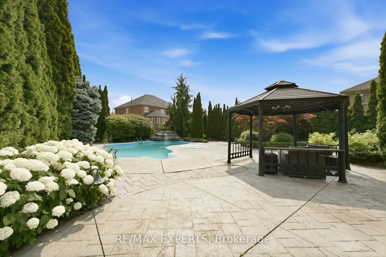 215, Velmar, East Woodbridge, Vaughan
