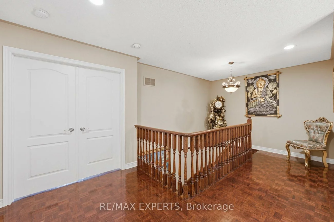 215, Velmar, East Woodbridge, Vaughan