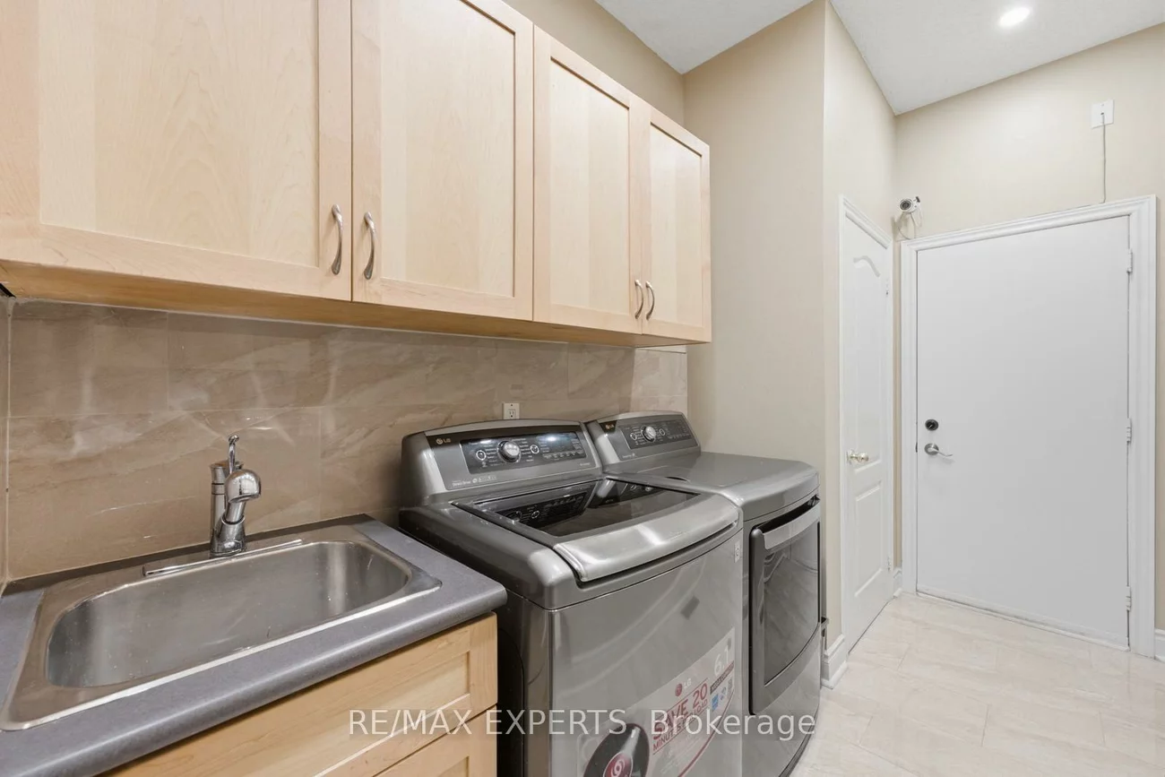 215, Velmar, East Woodbridge, Vaughan