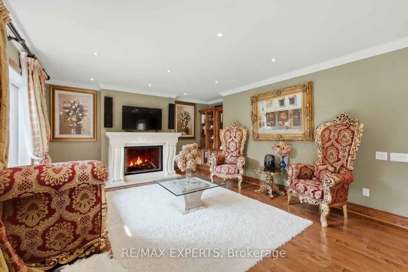 215, Velmar, East Woodbridge, Vaughan
