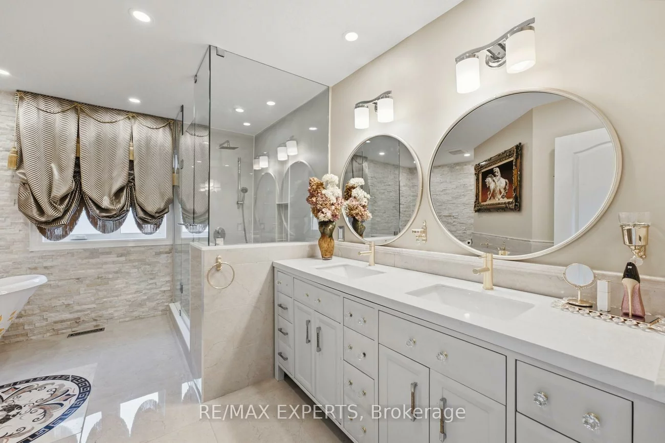 215, Velmar, East Woodbridge, Vaughan