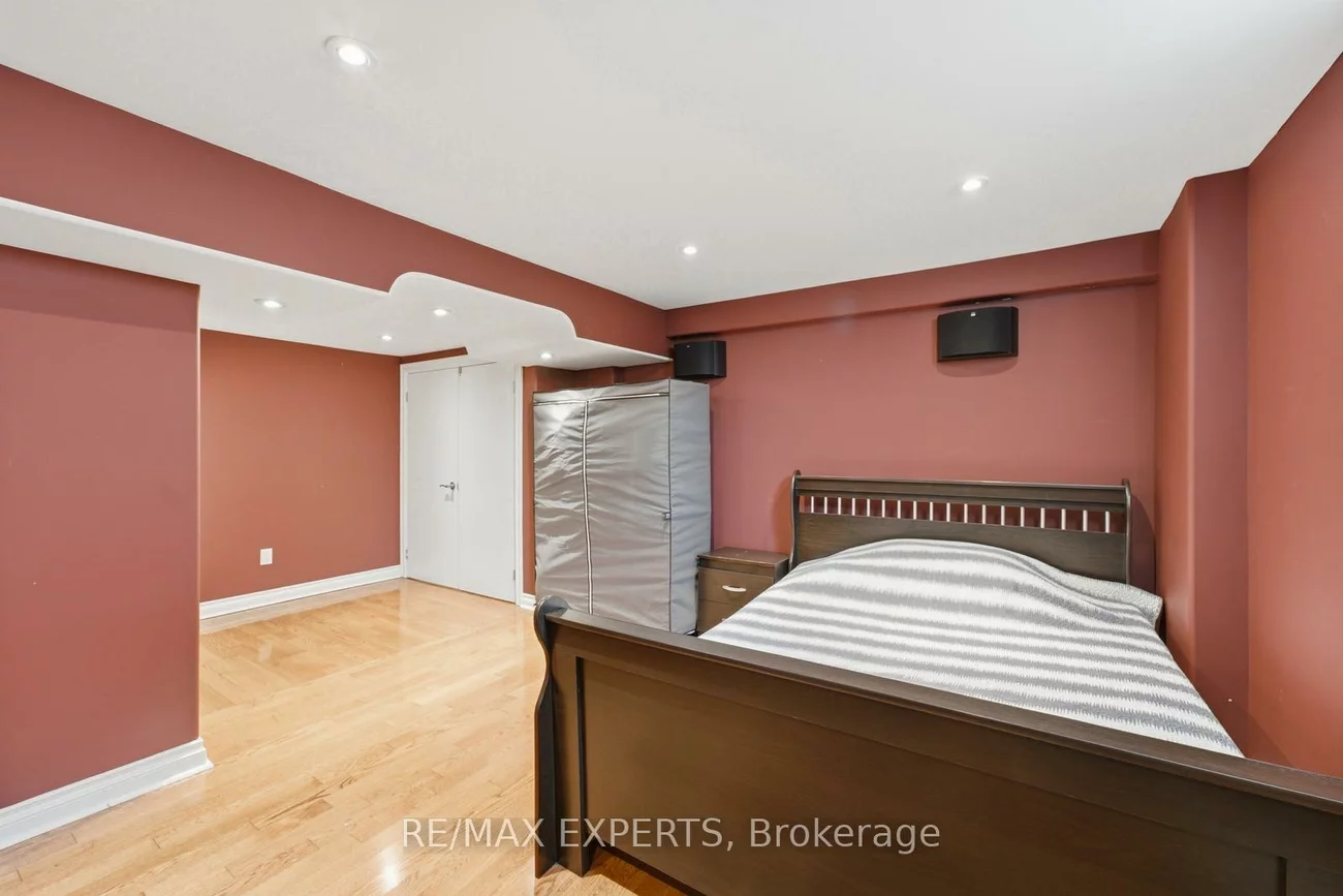 215, Velmar, East Woodbridge, Vaughan