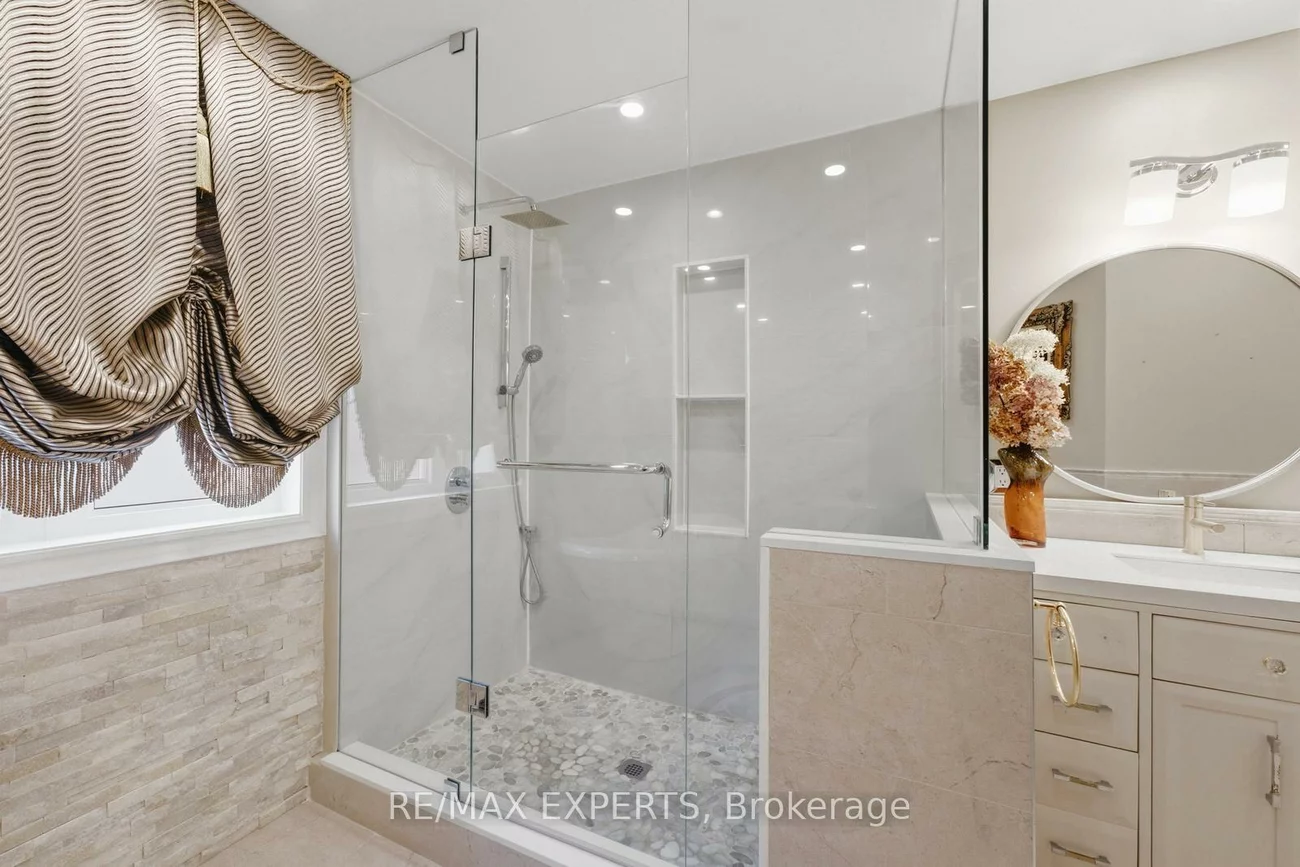 215, Velmar, East Woodbridge, Vaughan