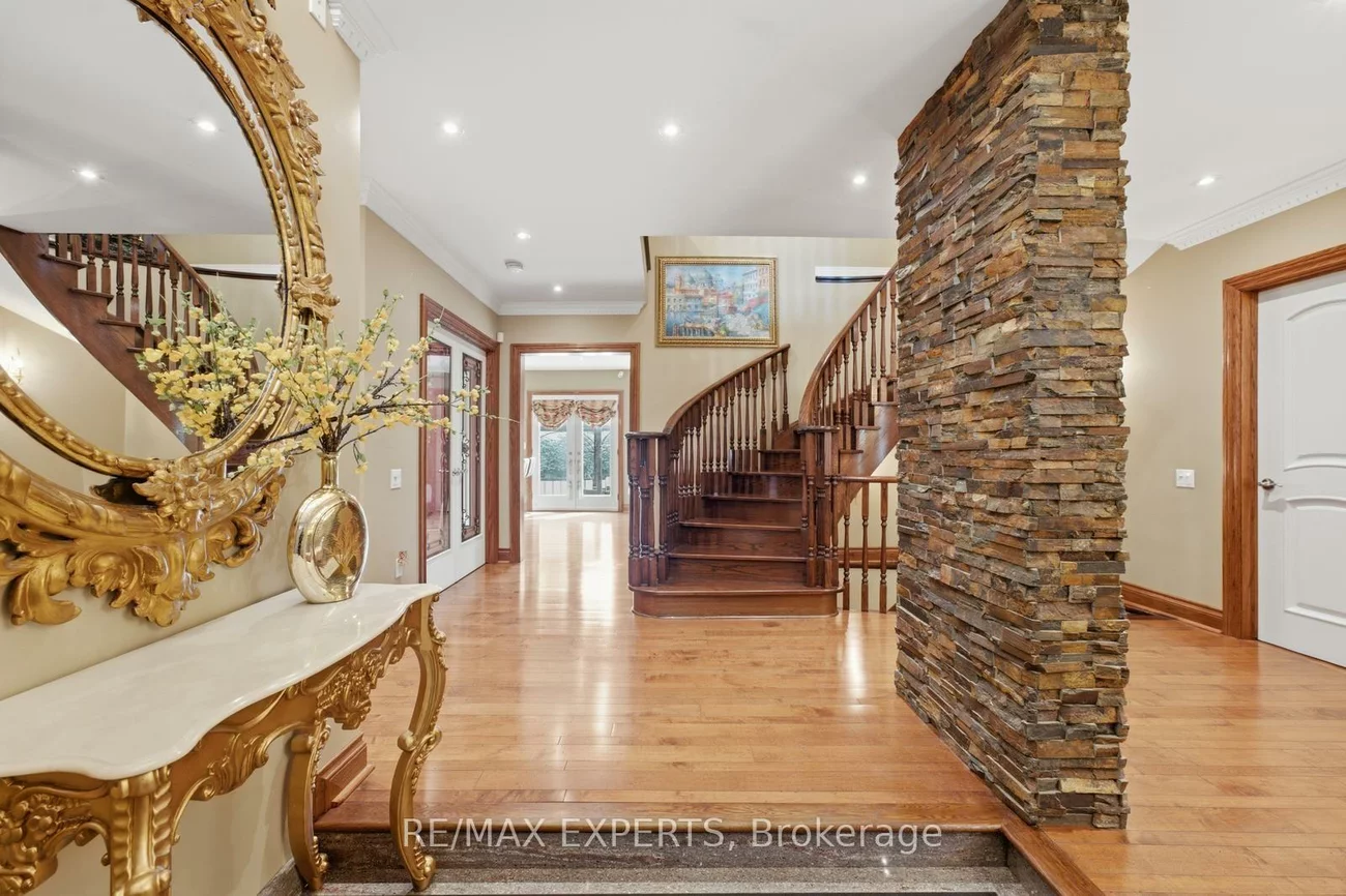 215, Velmar, East Woodbridge, Vaughan