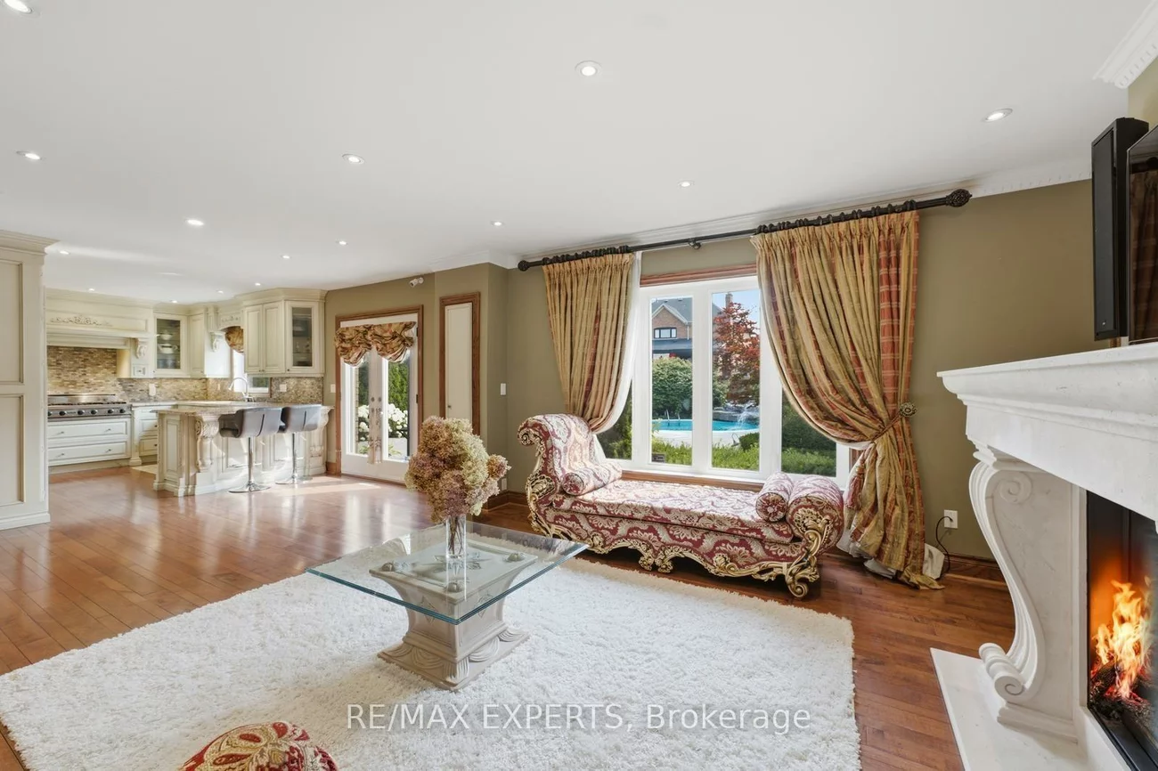 215, Velmar, East Woodbridge, Vaughan