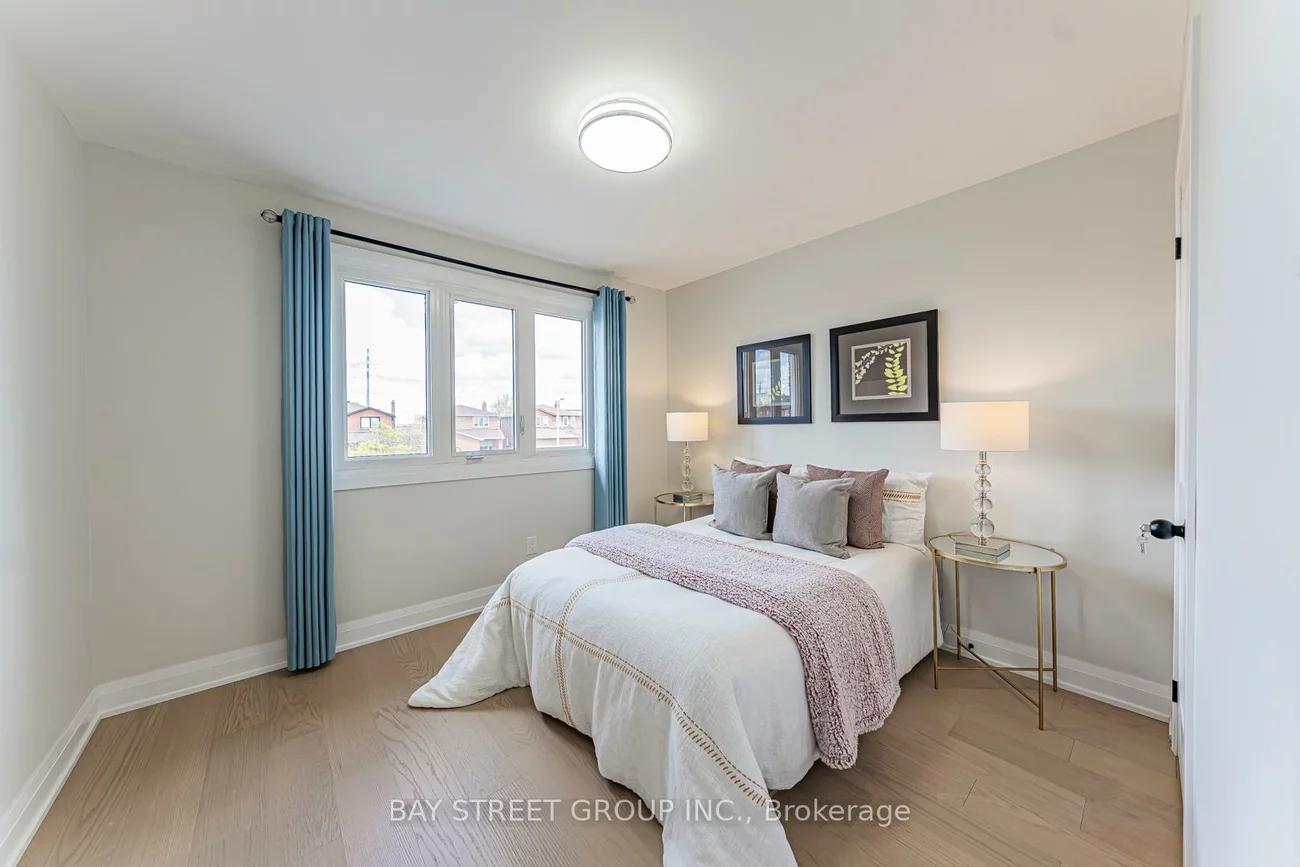 146, Cabinet, West Woodbridge, Vaughan