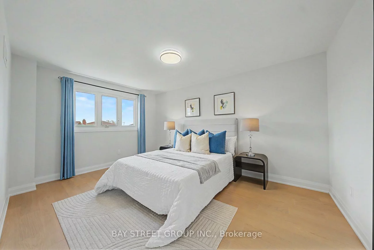 146, Cabinet, West Woodbridge, Vaughan