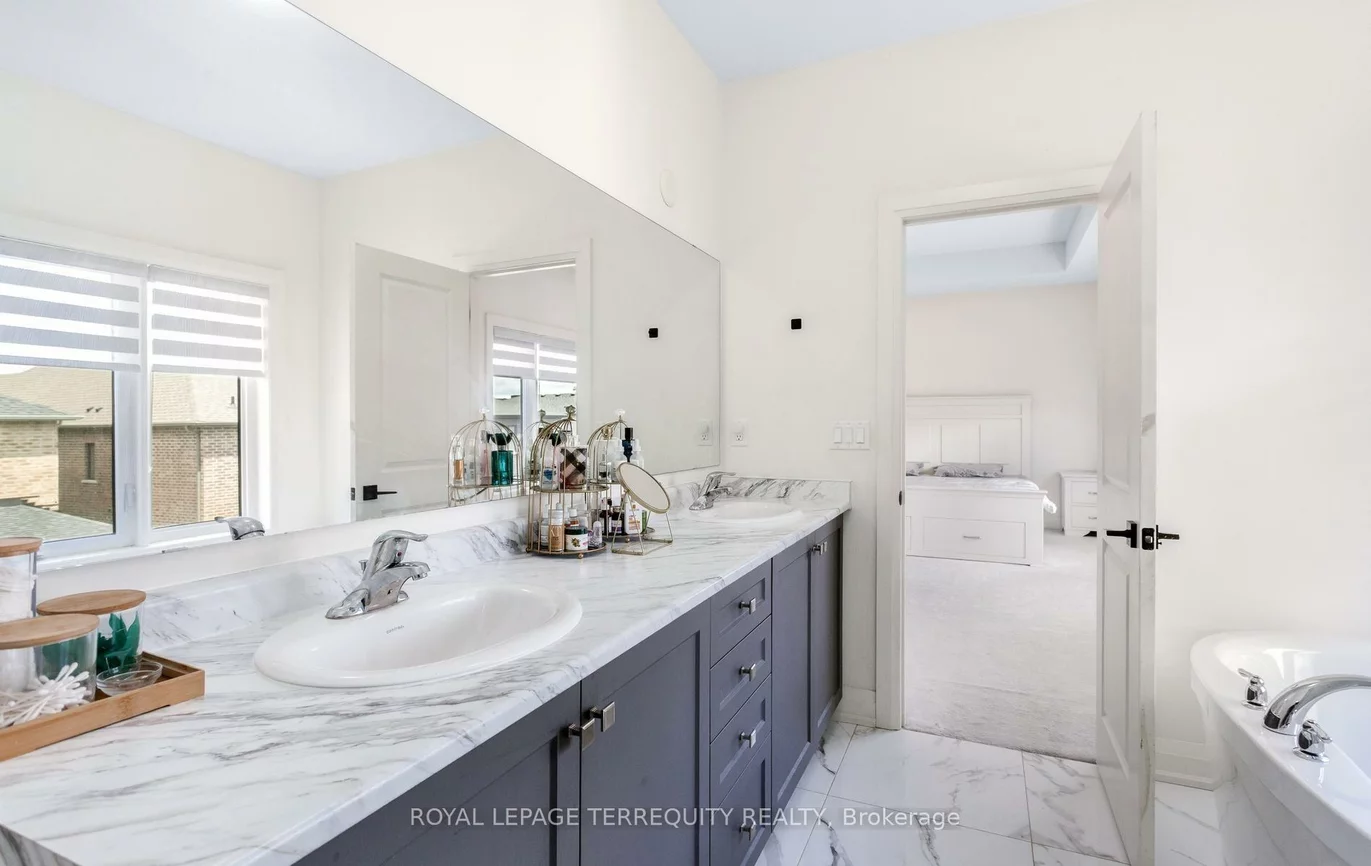 242, Factor, Kleinburg, Vaughan
