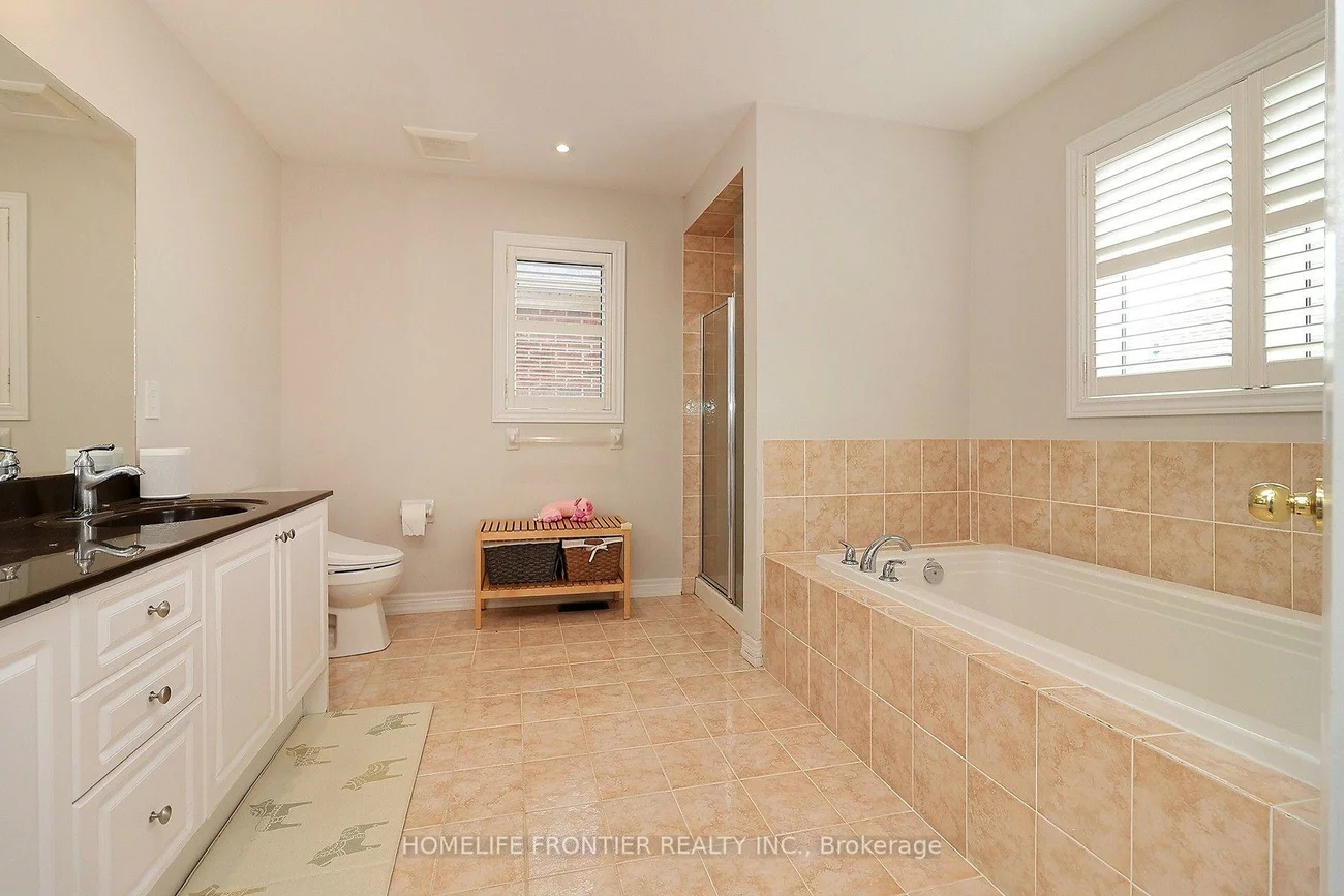 56, Twin Hills, Vellore Village, Vaughan