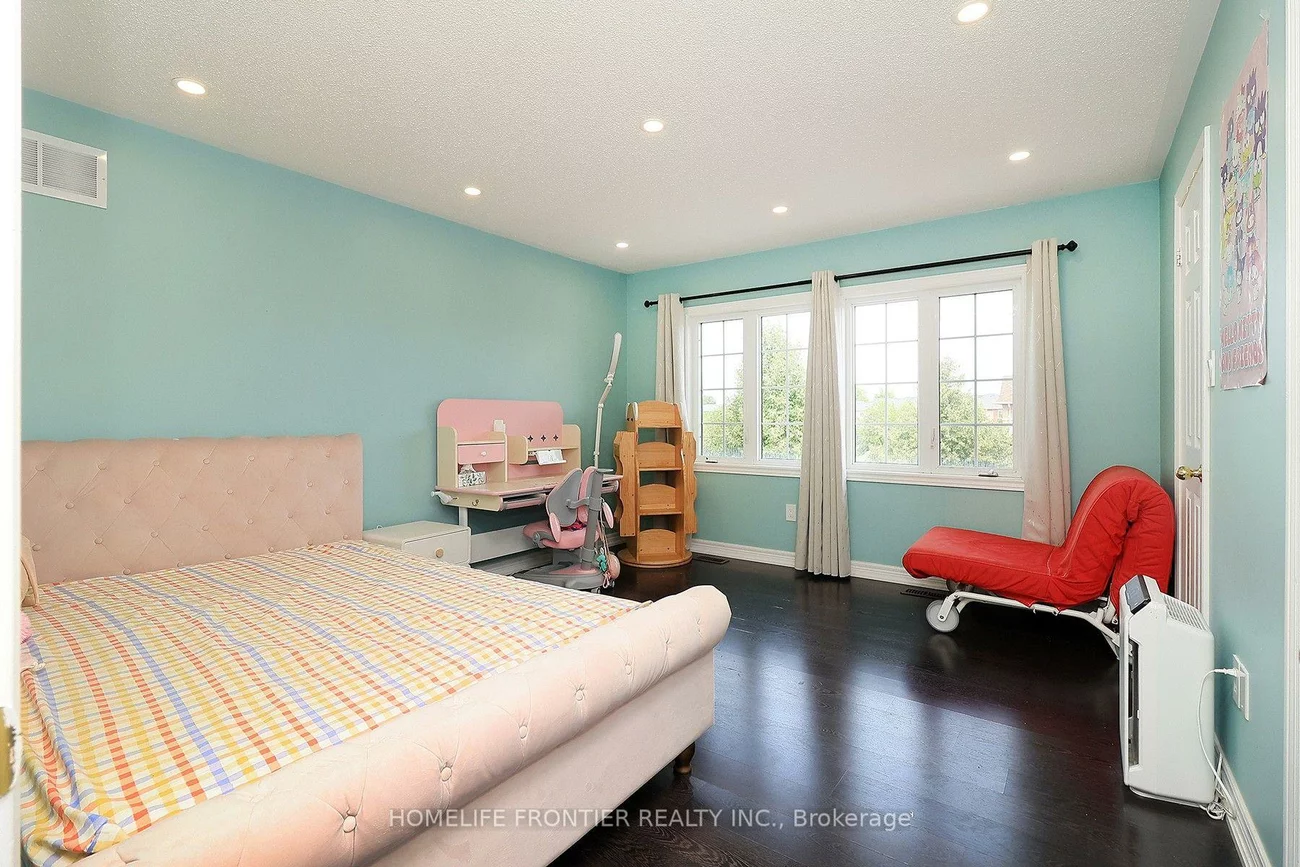 56, Twin Hills, Vellore Village, Vaughan