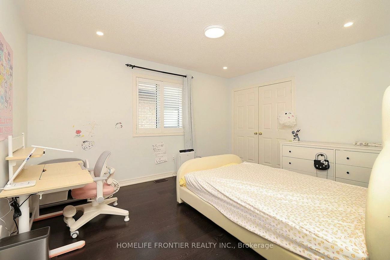 56, Twin Hills, Vellore Village, Vaughan