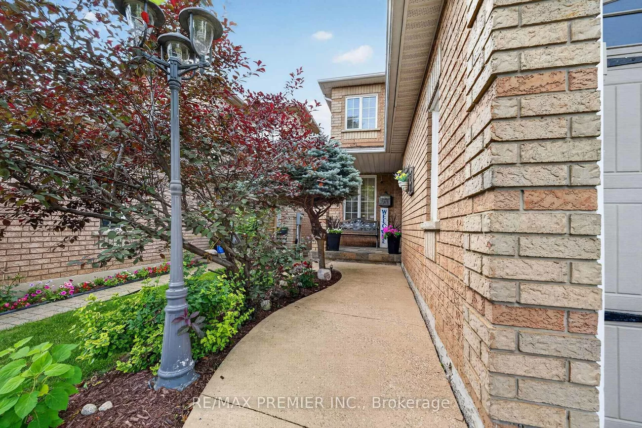 83, Royal Ridge, Maple, Vaughan