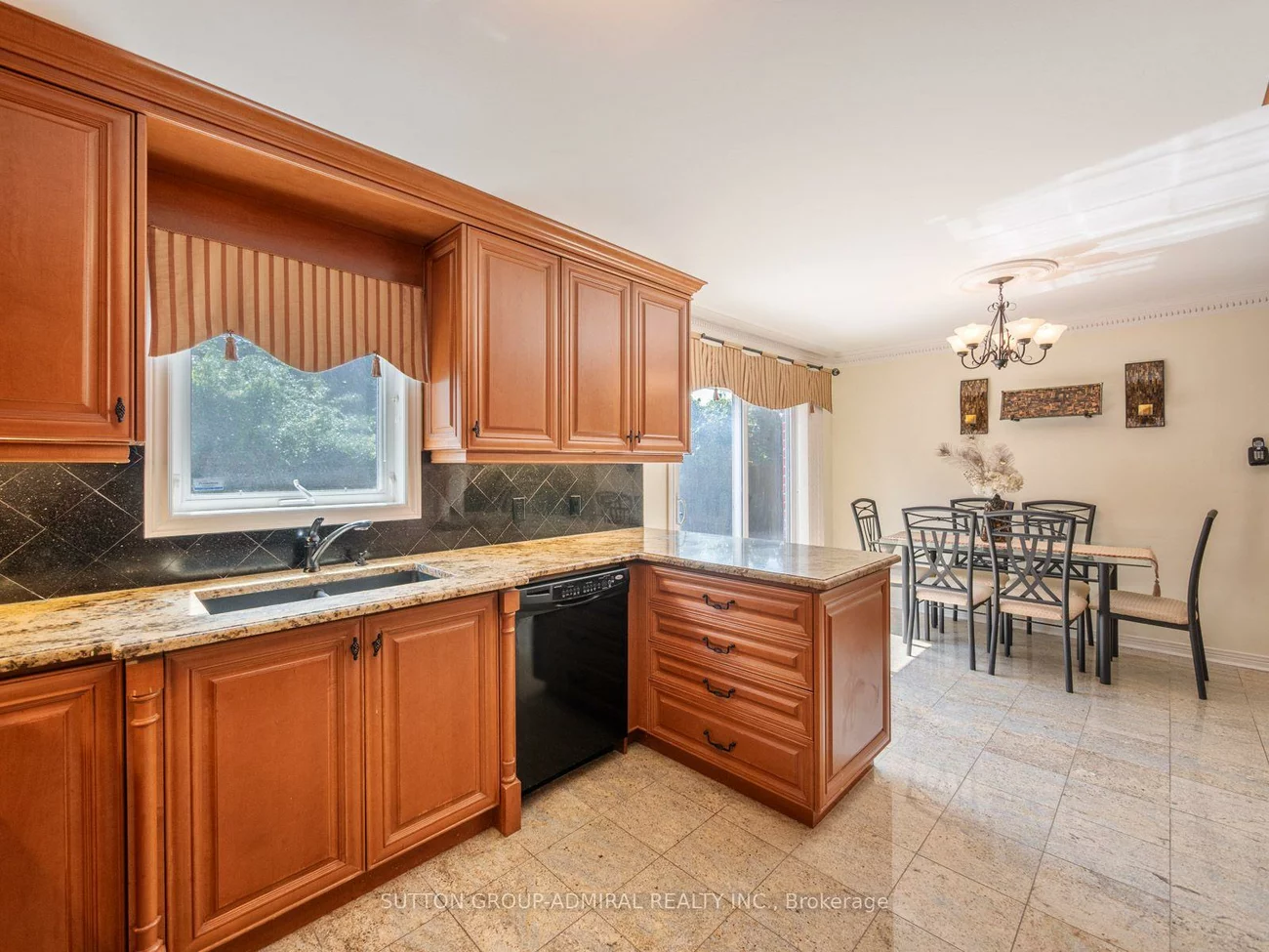 91, Robinwood, Brownridge, Vaughan