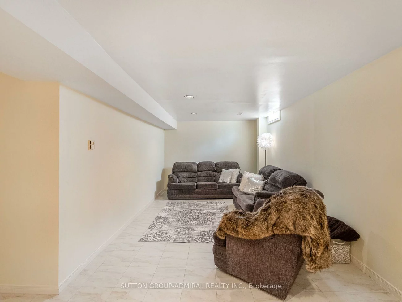 91, Robinwood, Brownridge, Vaughan