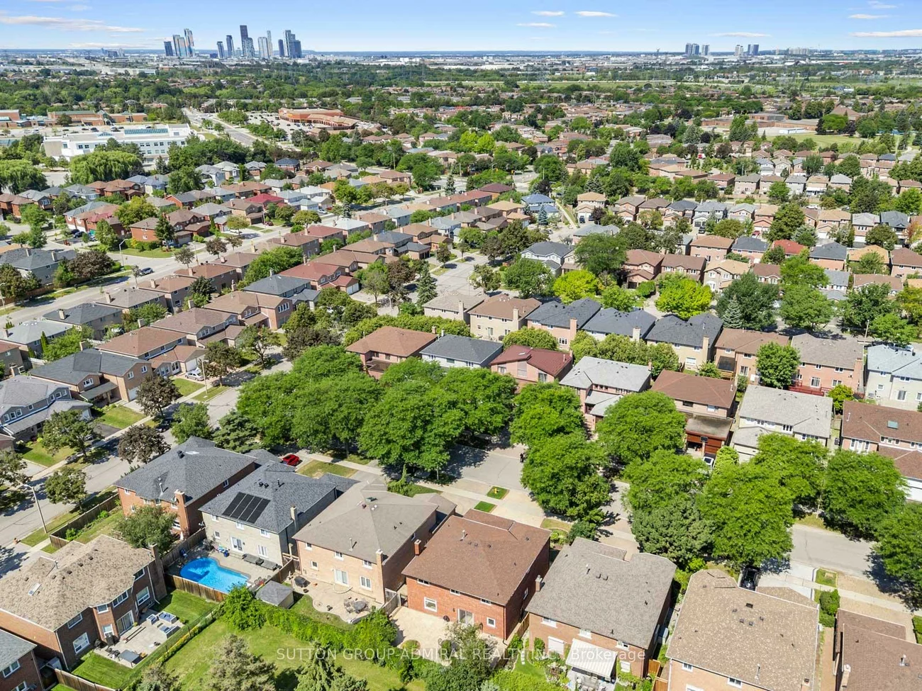 91, Robinwood, Brownridge, Vaughan