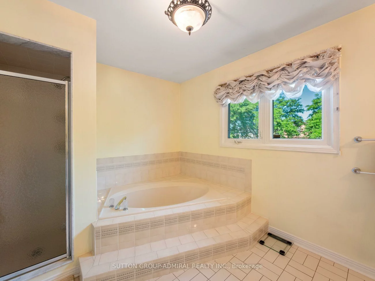 91, Robinwood, Brownridge, Vaughan