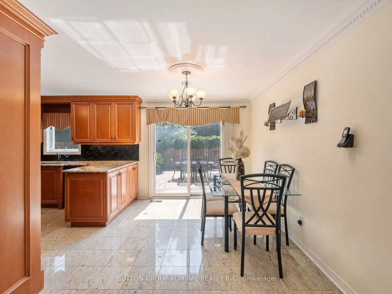 91, Robinwood, Brownridge, Vaughan