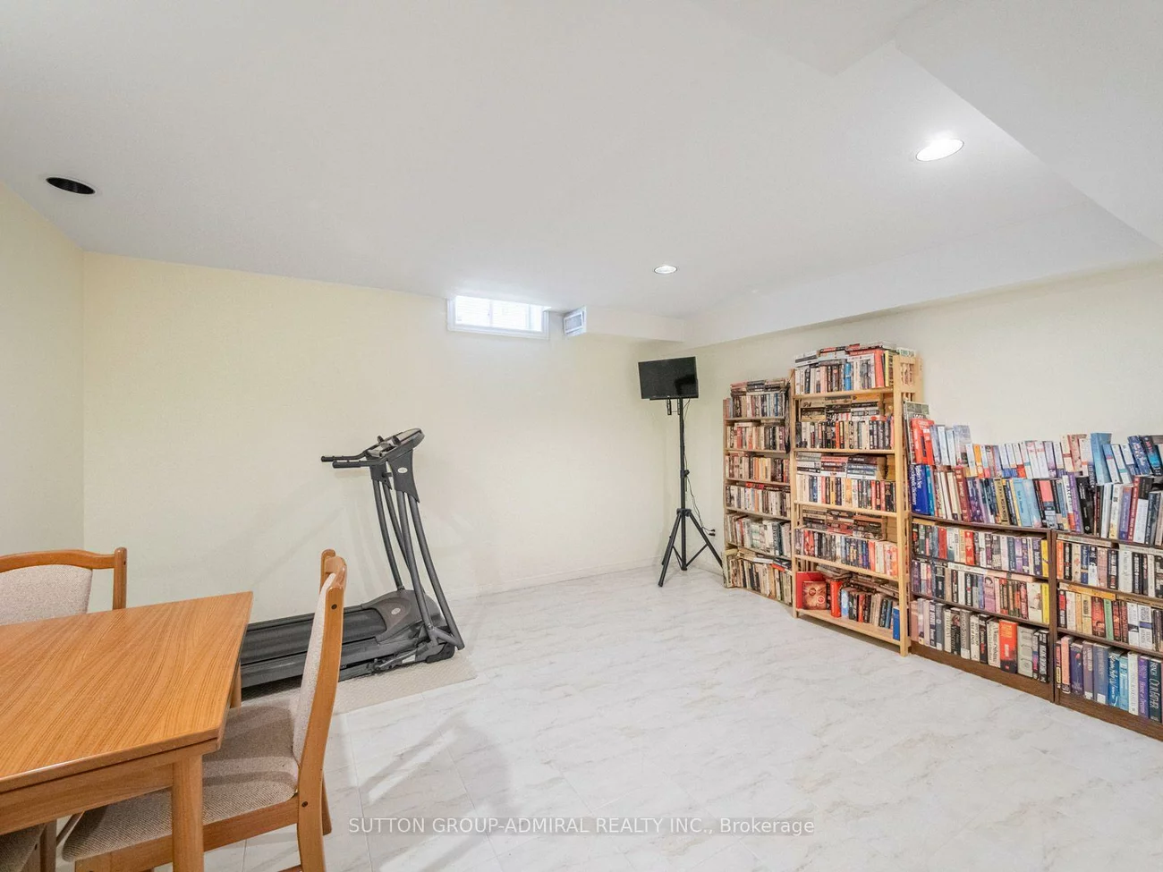 91, Robinwood, Brownridge, Vaughan