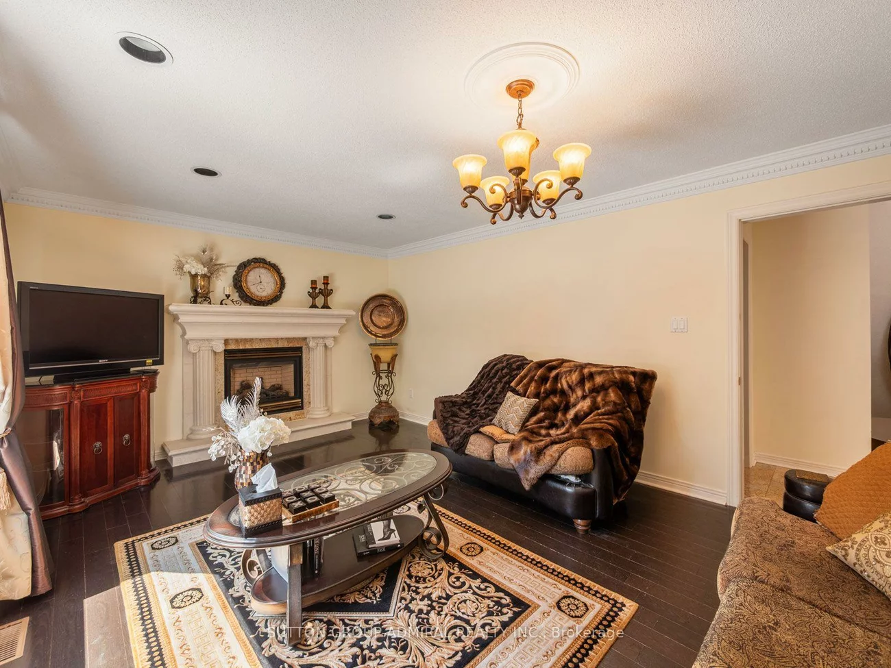 91, Robinwood, Brownridge, Vaughan