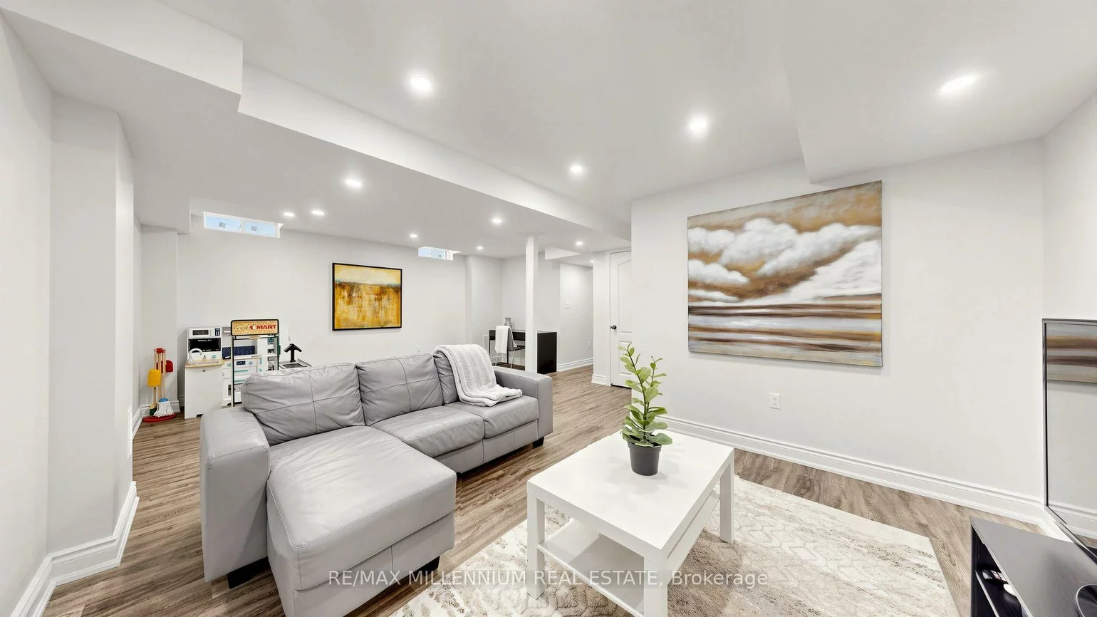 353, Moody, Kleinburg, Vaughan