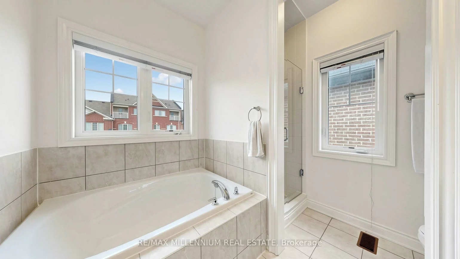 353, Moody, Kleinburg, Vaughan